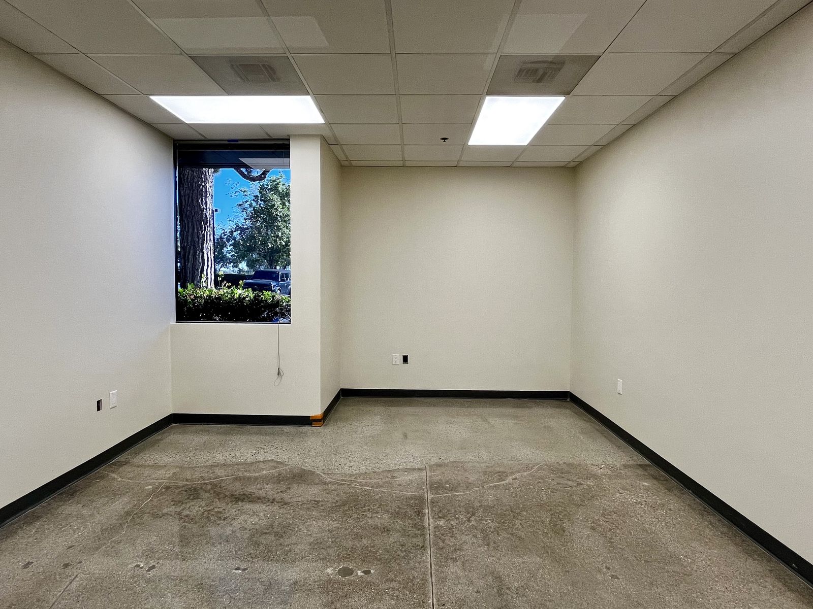 3191 W Temple Ave Suite 130: Photos 8